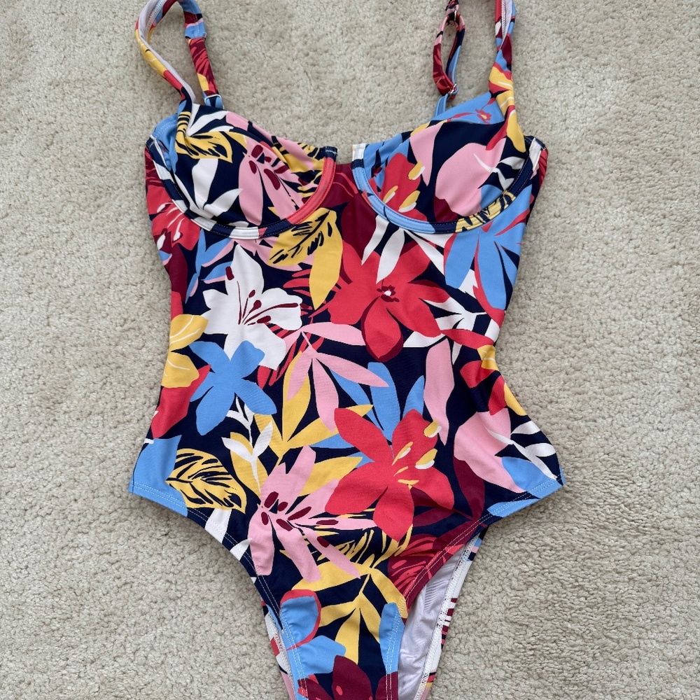 CUPSHE floral one piece bathing suit  -Small